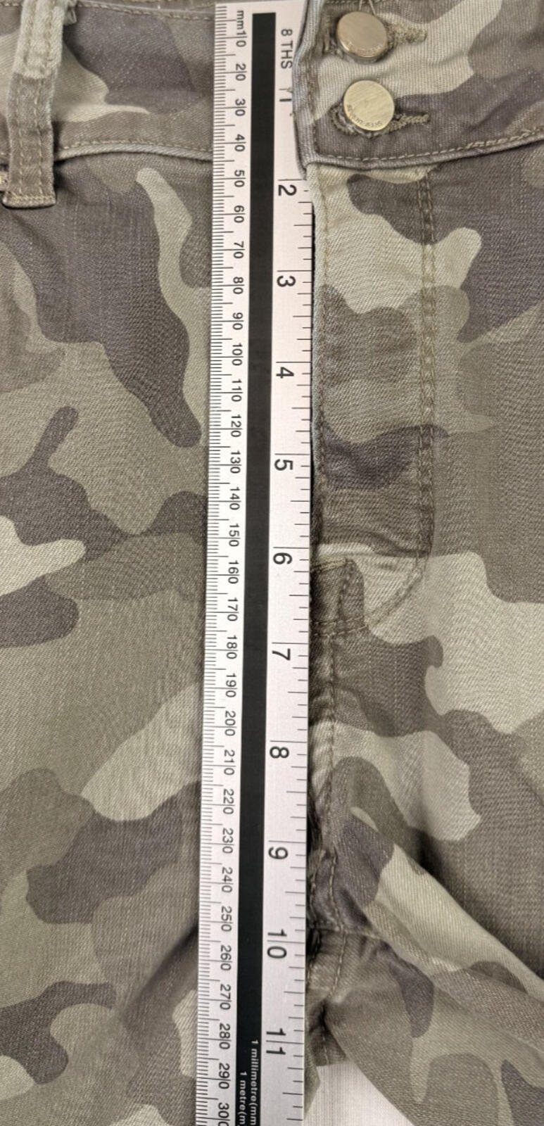 Seven 7 Shorts Womens Sz 12 Tummyless Bermuda Camo Denim Stretch Trendy Casual