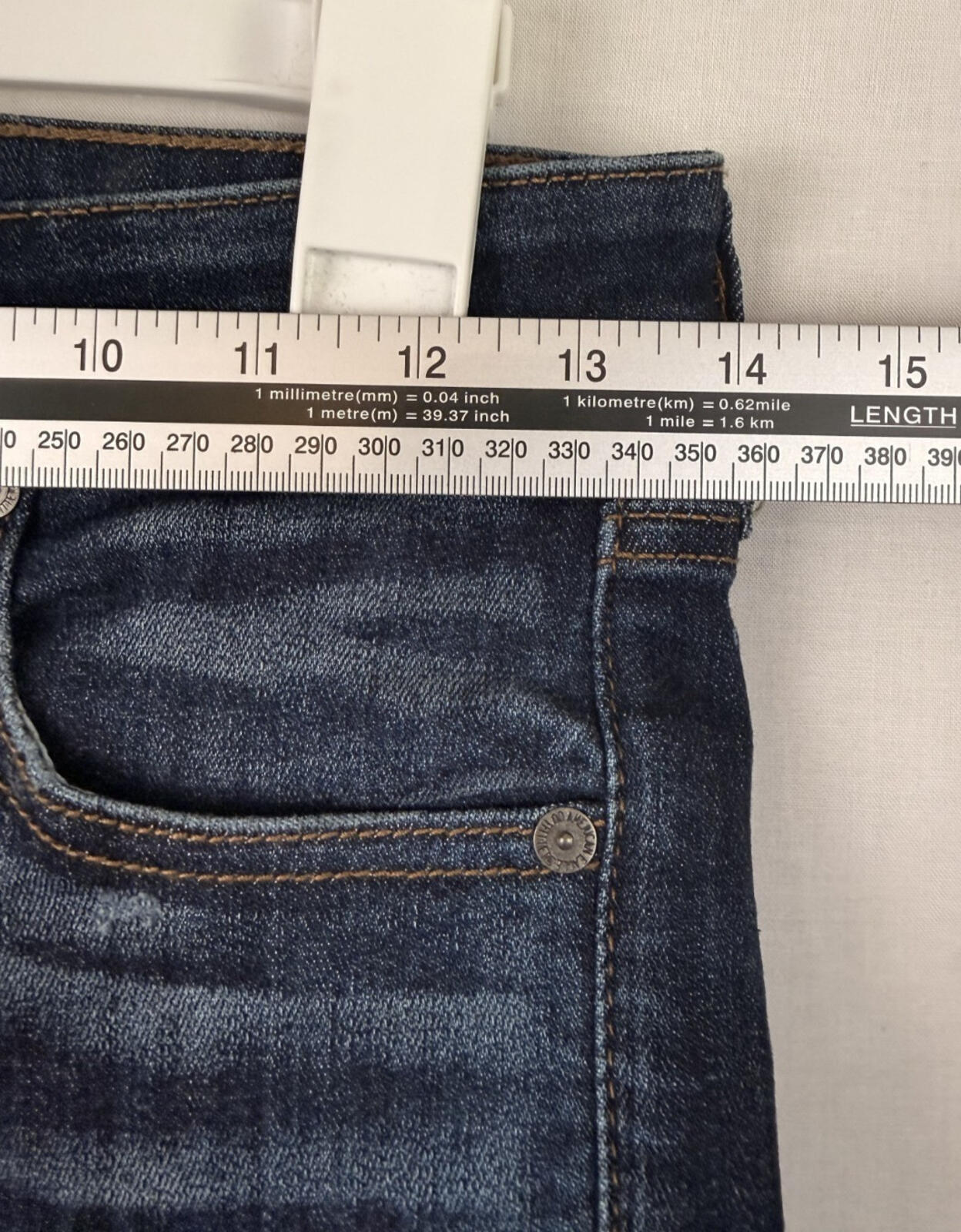 American Eagle Midi Shorts Next Level Stretch X Womens Sz 4 Dark Wash