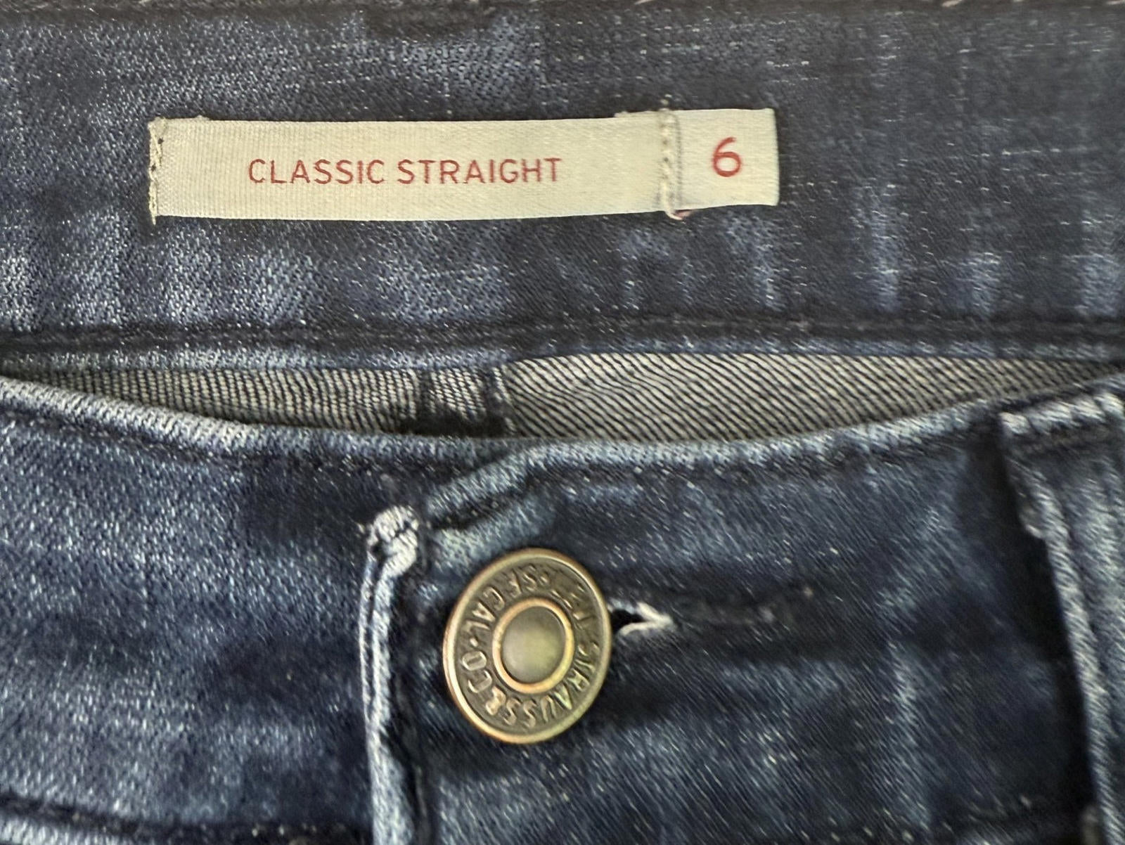 Signature Levi Strauss Womens Jeans size 6 Mid Rise Classic Straight Blue