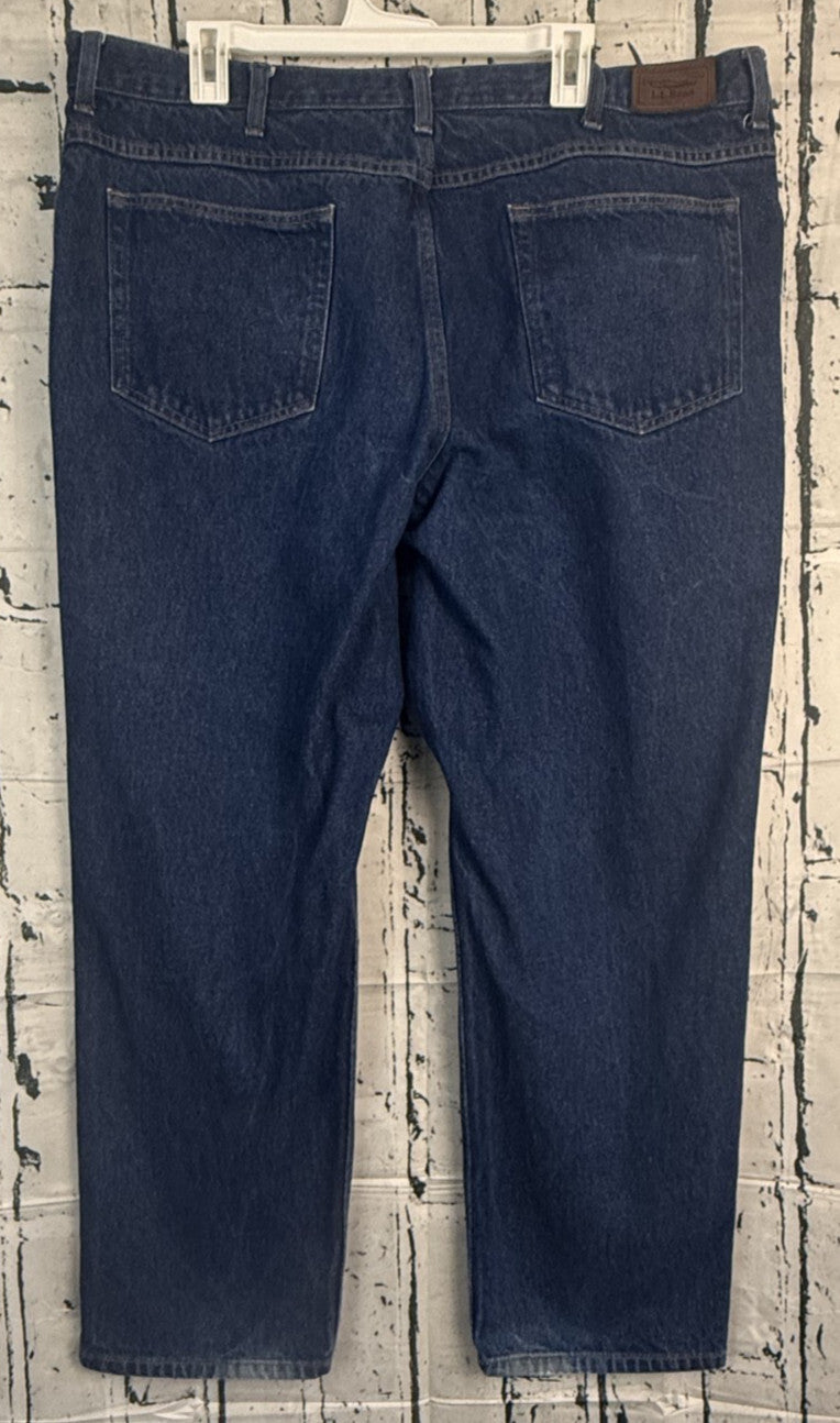 LL Bean Classic Fit Mens Size 42x30 Straight Leg Blue Jeans 100% Cotton