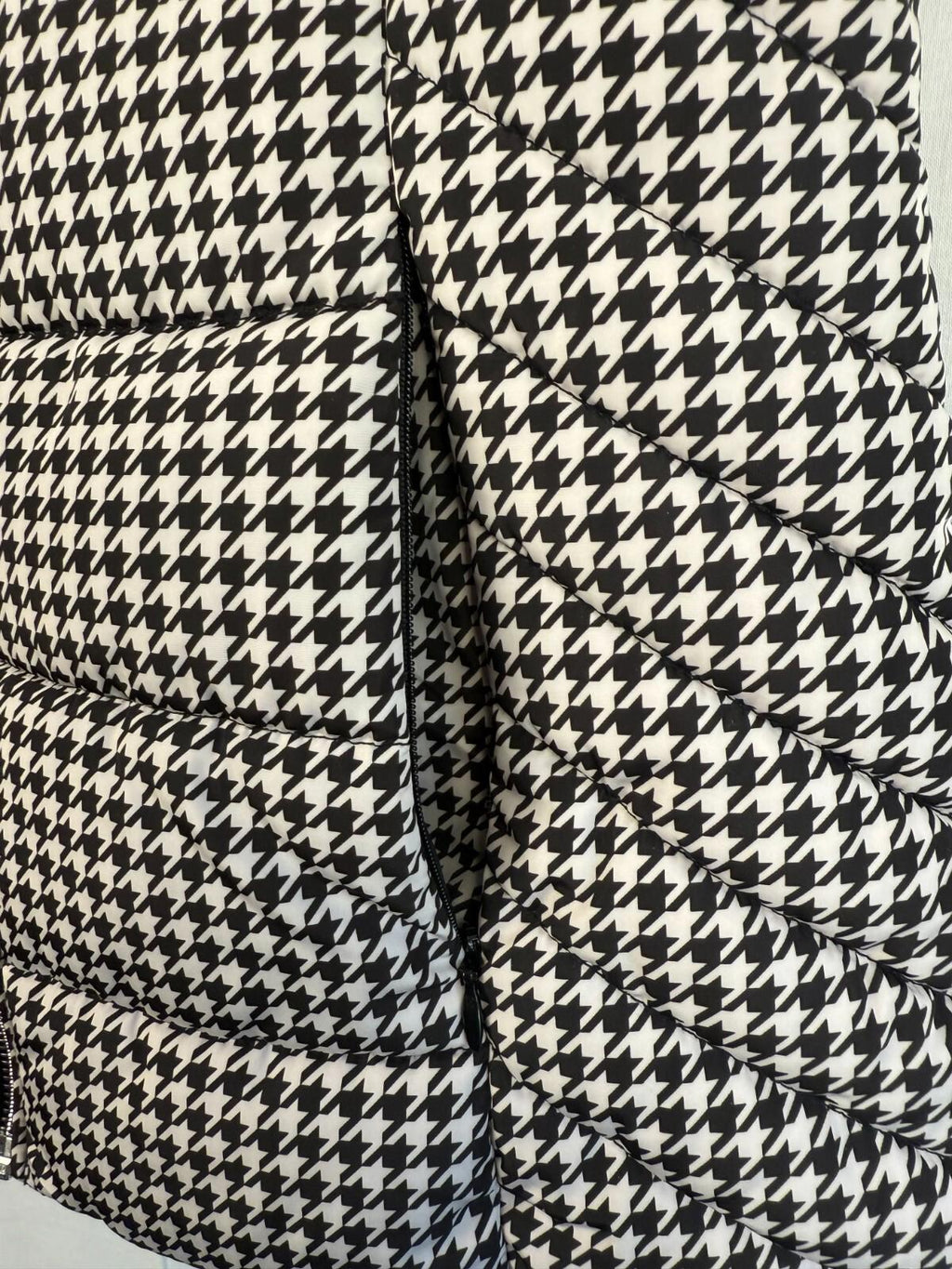 TOMMY HILFIGER Puffer Vest Womens Small Classic Houndstooth Jacket Black White