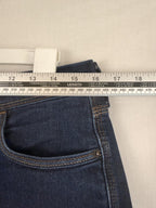 Levis womens mid length denim shorts size 10 - Stretch