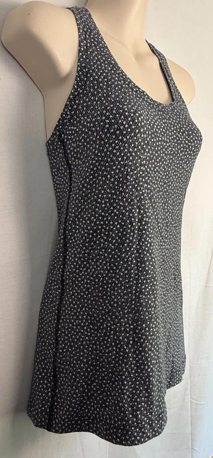 Lululemon Cool Racerback Tank Top Womens Sz 4 Black White Activewear Workout