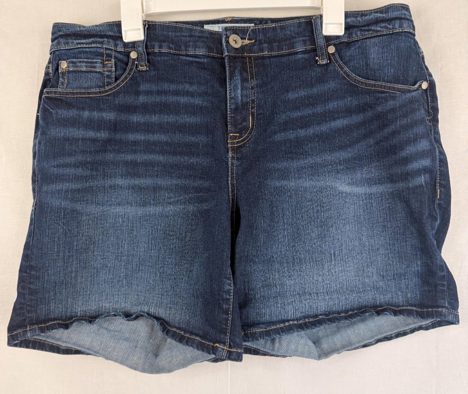 Torrid Womens Jean Shorts - Size 16 - Blue - 6 in Inseam