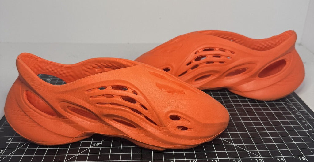 Non-Branded Foam Runner Orange Mens Size 8 Pre-Owned