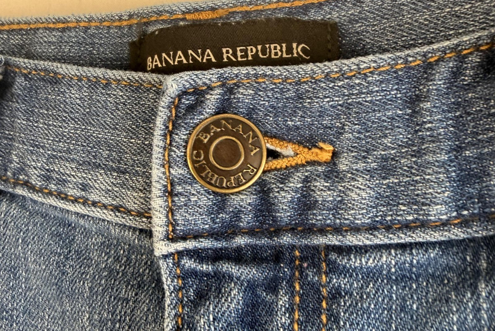 Banana Republic Girlfriend Jeans Womens 29/8 Blue Relaxed Tapered Stretch RawHem