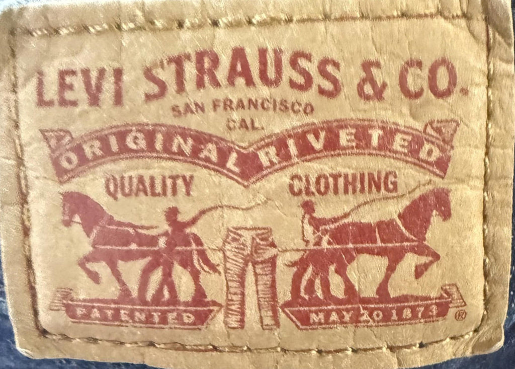 Signature Levi Strauss Womens Jeans size 6 Mid Rise Classic Straight Blue