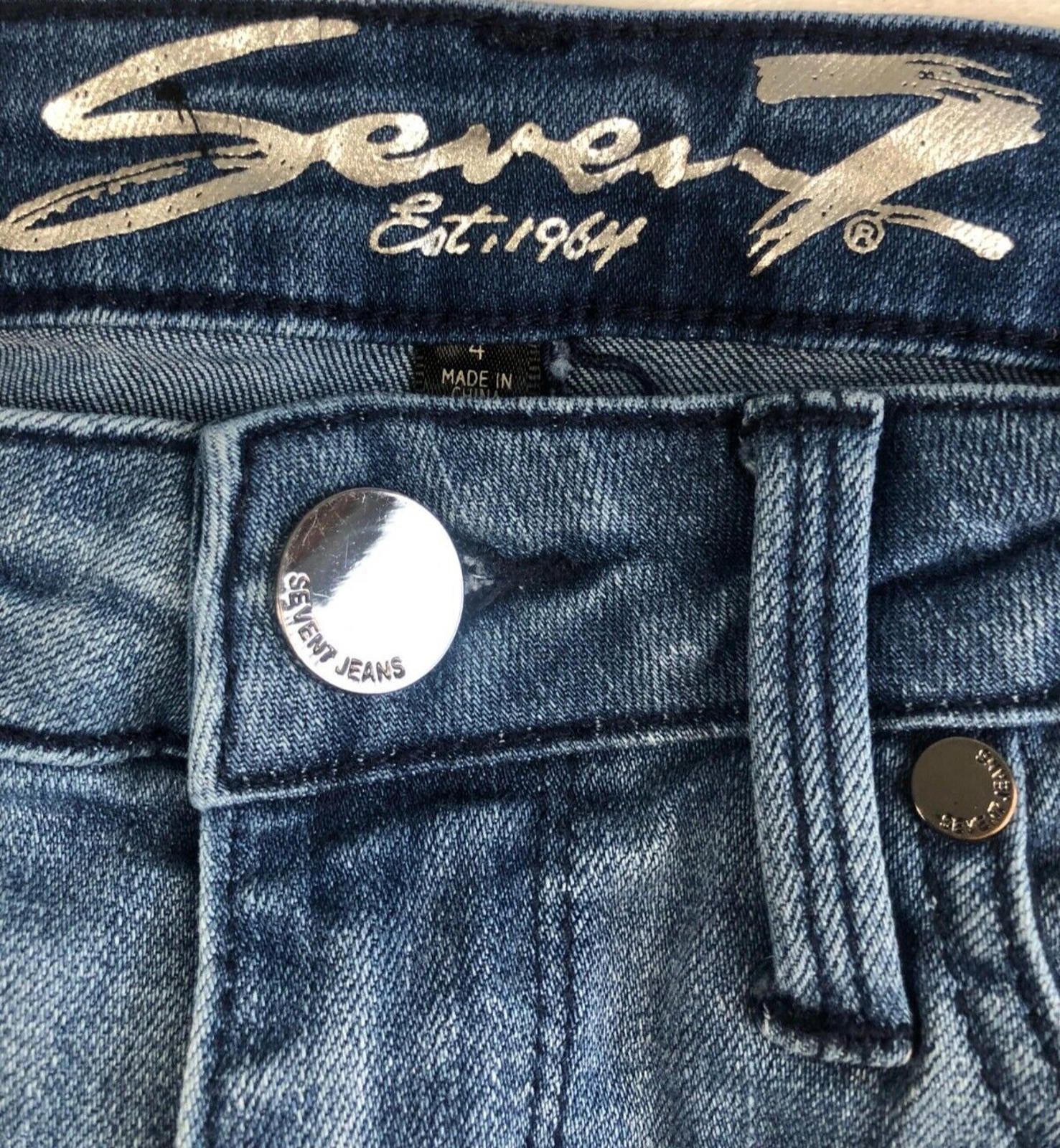 Seven7 Womens Size 4 Medium Wash Mid Rise Skinny Jeans / darker blue side stripe
