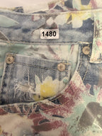 Almost Famous Denim Jeans Womens Size 5 Shorts Floral Destressed Casual-Fit