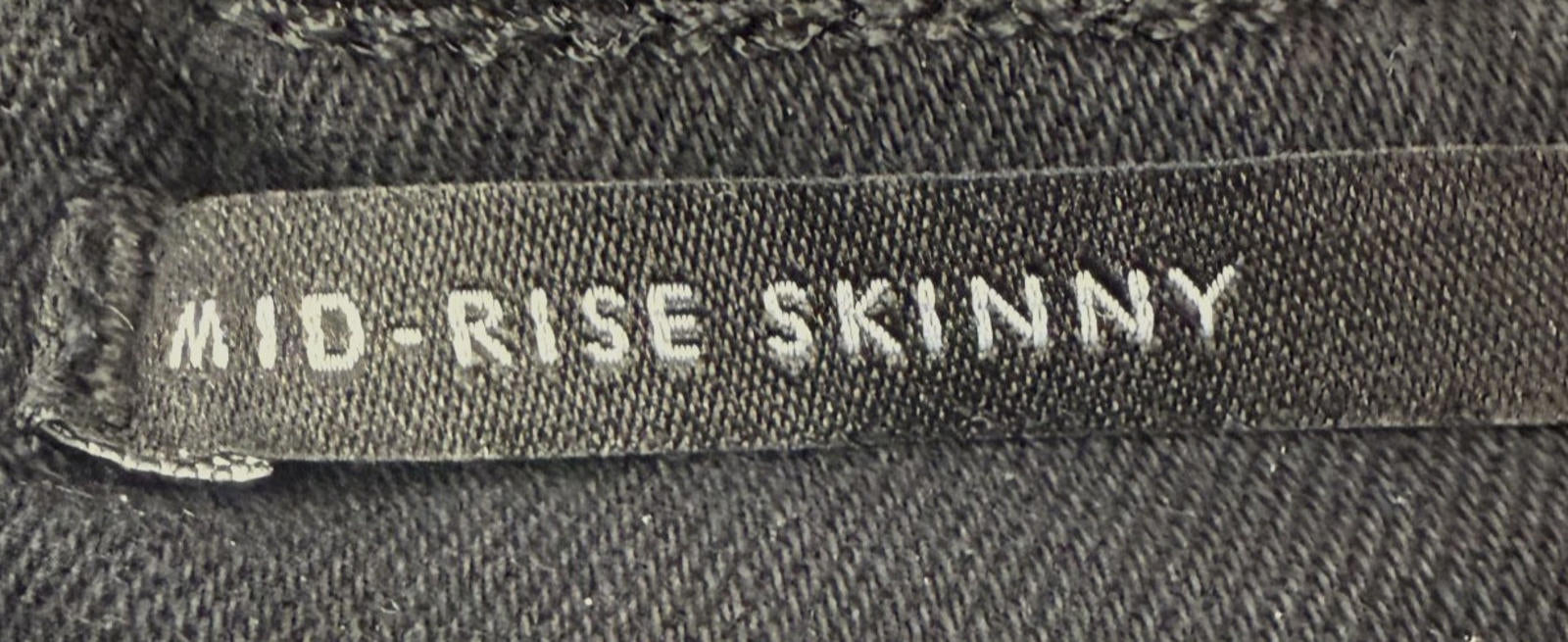 Banana Republic Mid Rise Skinny Jeans Womens Size 30L Black ~zip pockets w/ belt