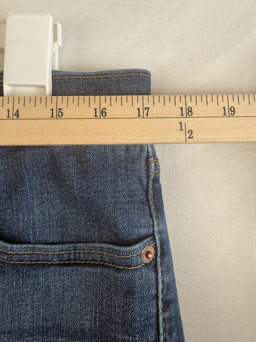 Levis 511 Blue Jeans Mens Size 34 x 32 Slim Straight Fit Cotton Blend Denim