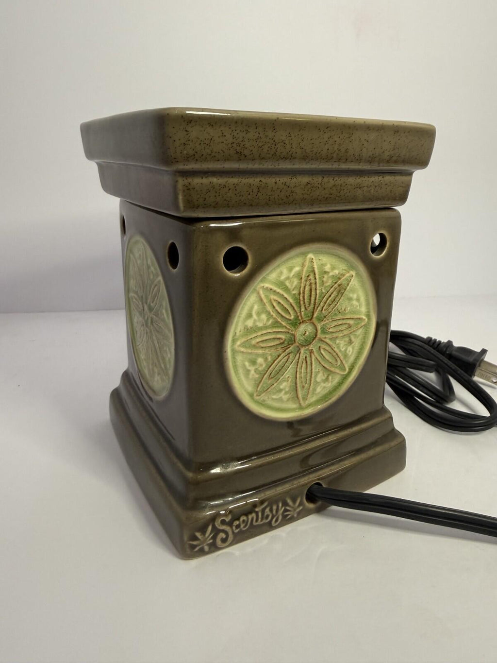 Scentsy Full Size Wax Warmer Brown & Green