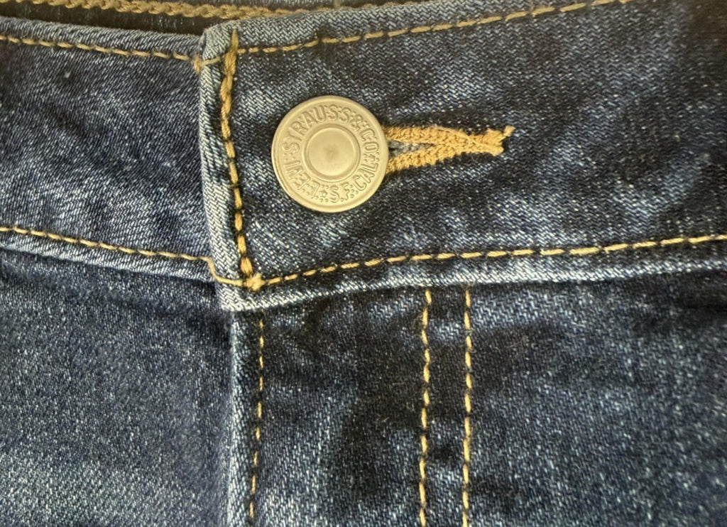 Levis A-Line Denim Shorts Dark Blue Size 28 Women's Classic 5-Pocket