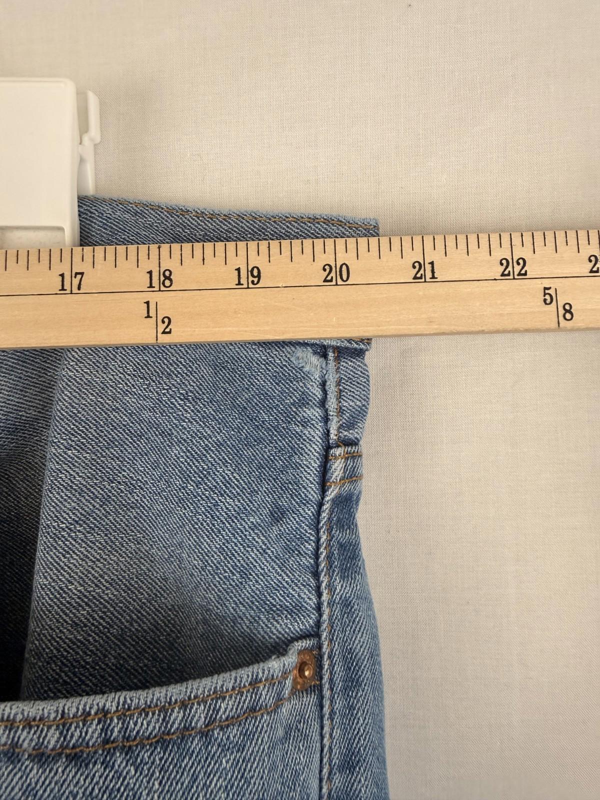 Levis 550 Men’s Size 40x30 Medium Wash Blue Denim Jeans Relaxed Fit 100% Cotton
