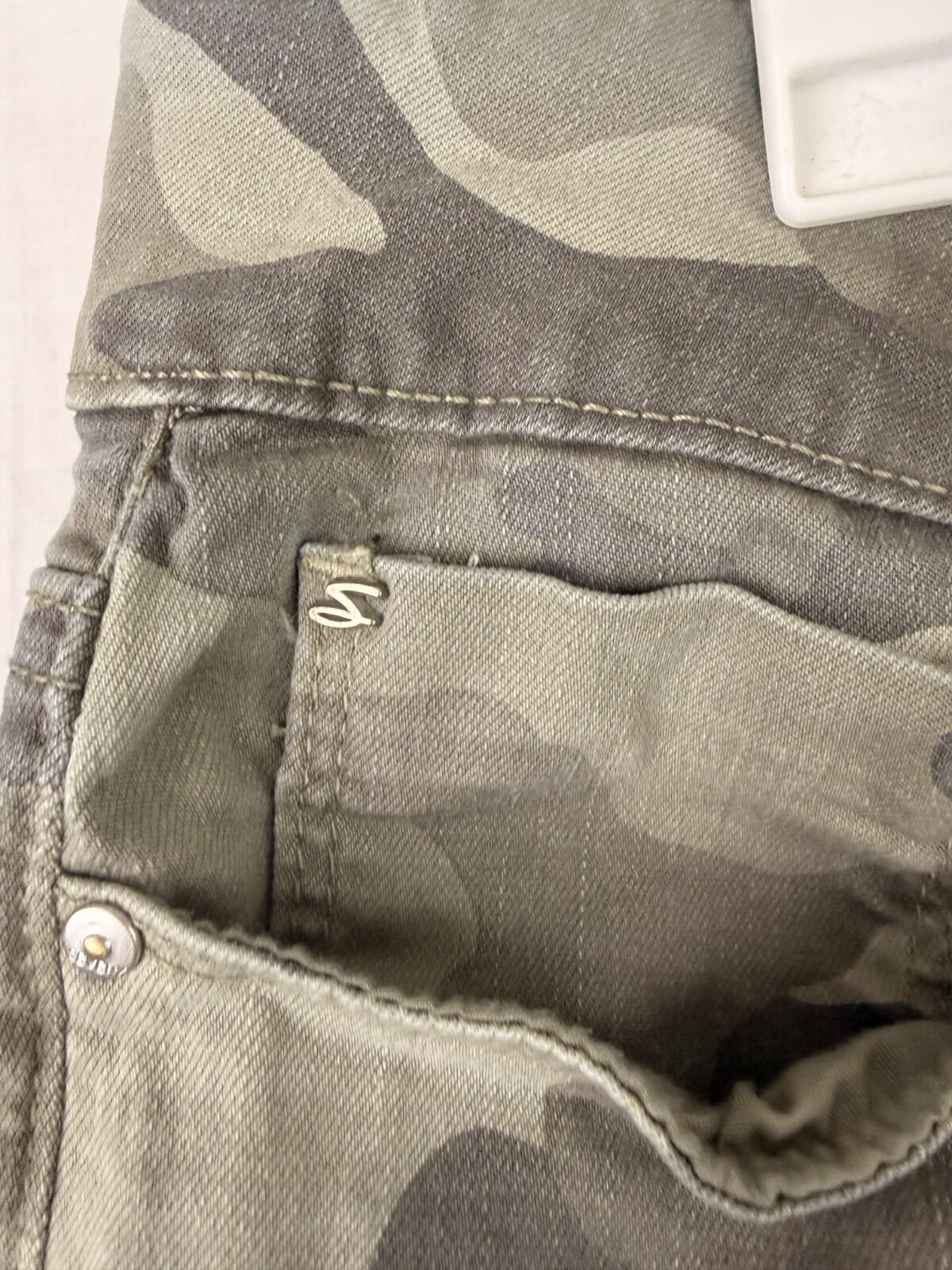 Seven 7 Shorts Womens Sz 12 Tummyless Bermuda Camo Denim Stretch Trendy Casual