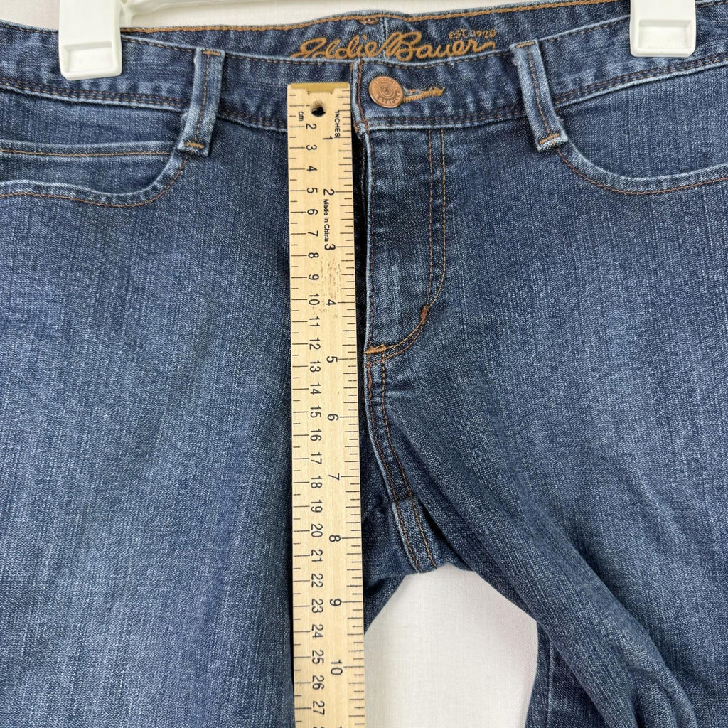 Eddie Bauer Womens Size 4P  Blue Denim Capri Jeans (28 x 19)
