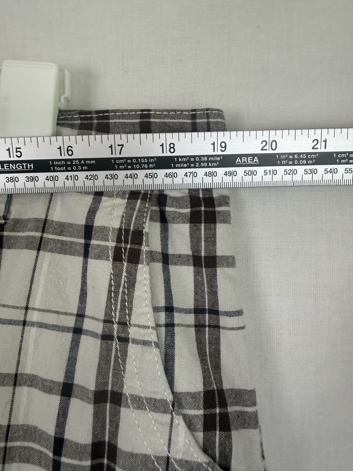 AIRWALK Grunge Plaid Gray/White Cotton Cargo Shorts Mens Sz 38 - Skater