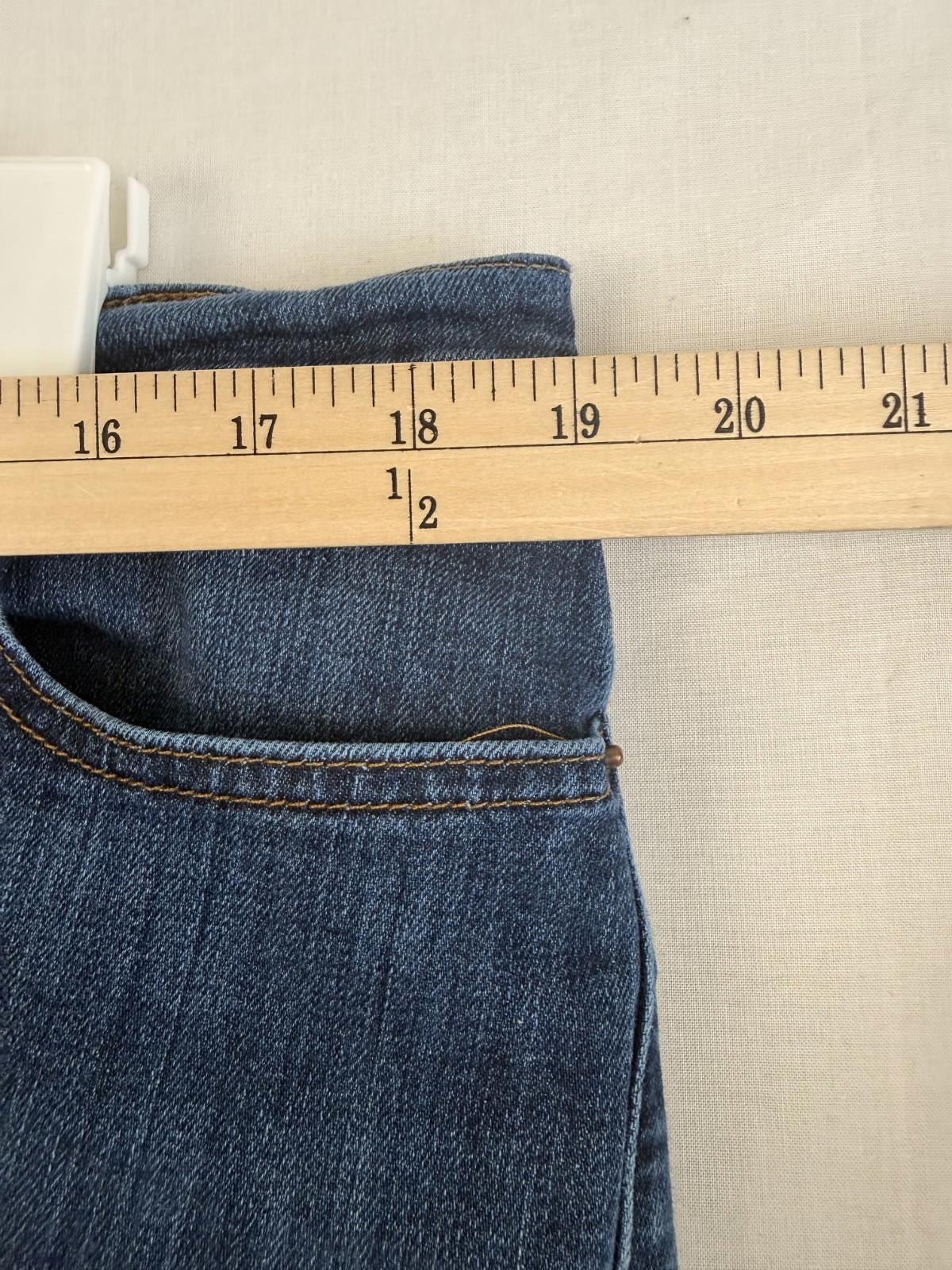 DULUTH Trading Women’s Straight Leg Stretch Dark Wash Jeans Size 16W x 31