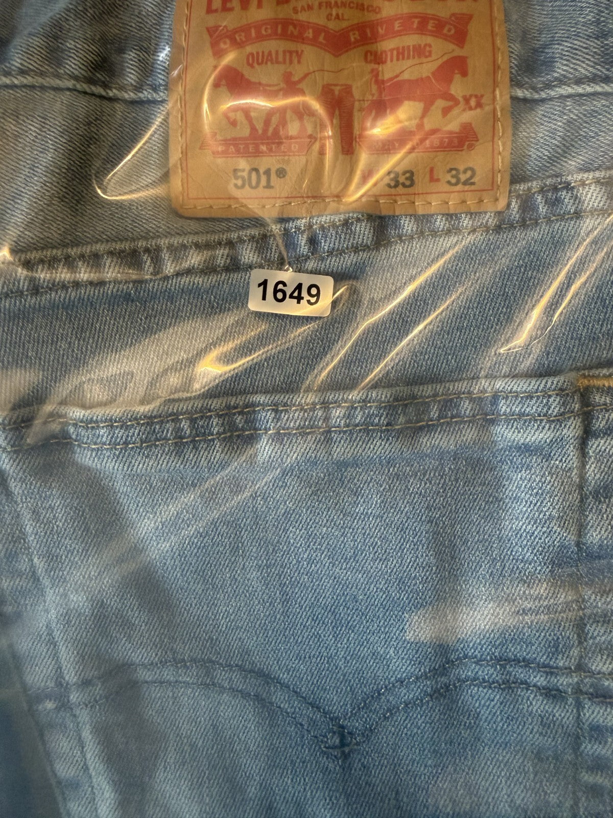 Levis 501 Jeans Mens 33x32 Blue Medium Wash Denim Straight Leg Button Fly