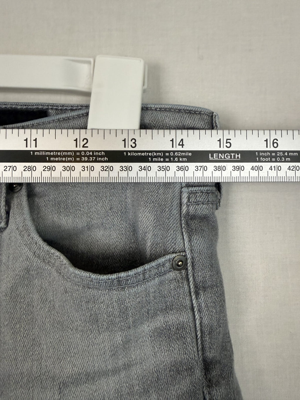 AG Adriano Goldschmied Women's Light Gray Prima Cigarette Leg Jeans Size 28
