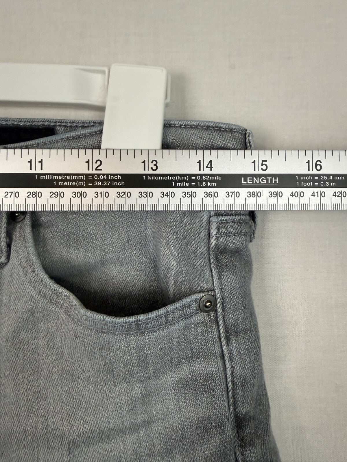 AG Adriano Goldschmied Women's Light Gray Prima Cigarette Leg Jeans Size 28