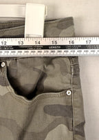 Seven 7 Shorts Womens Sz 12 Tummyless Bermuda Camo Denim Stretch Trendy Casual