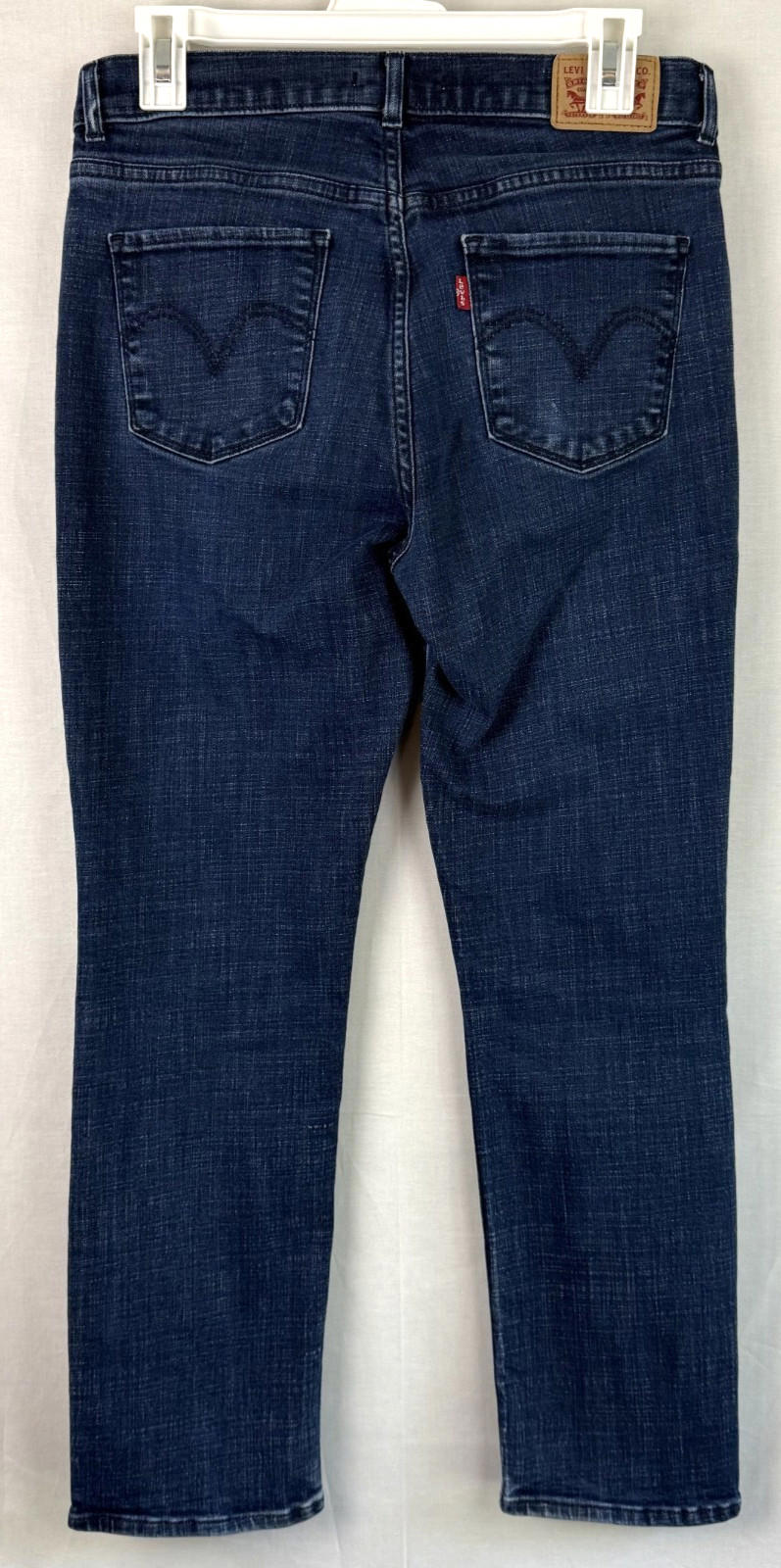 Signature Levi Strauss Womens Jeans size 6 Mid Rise Classic Straight Blue