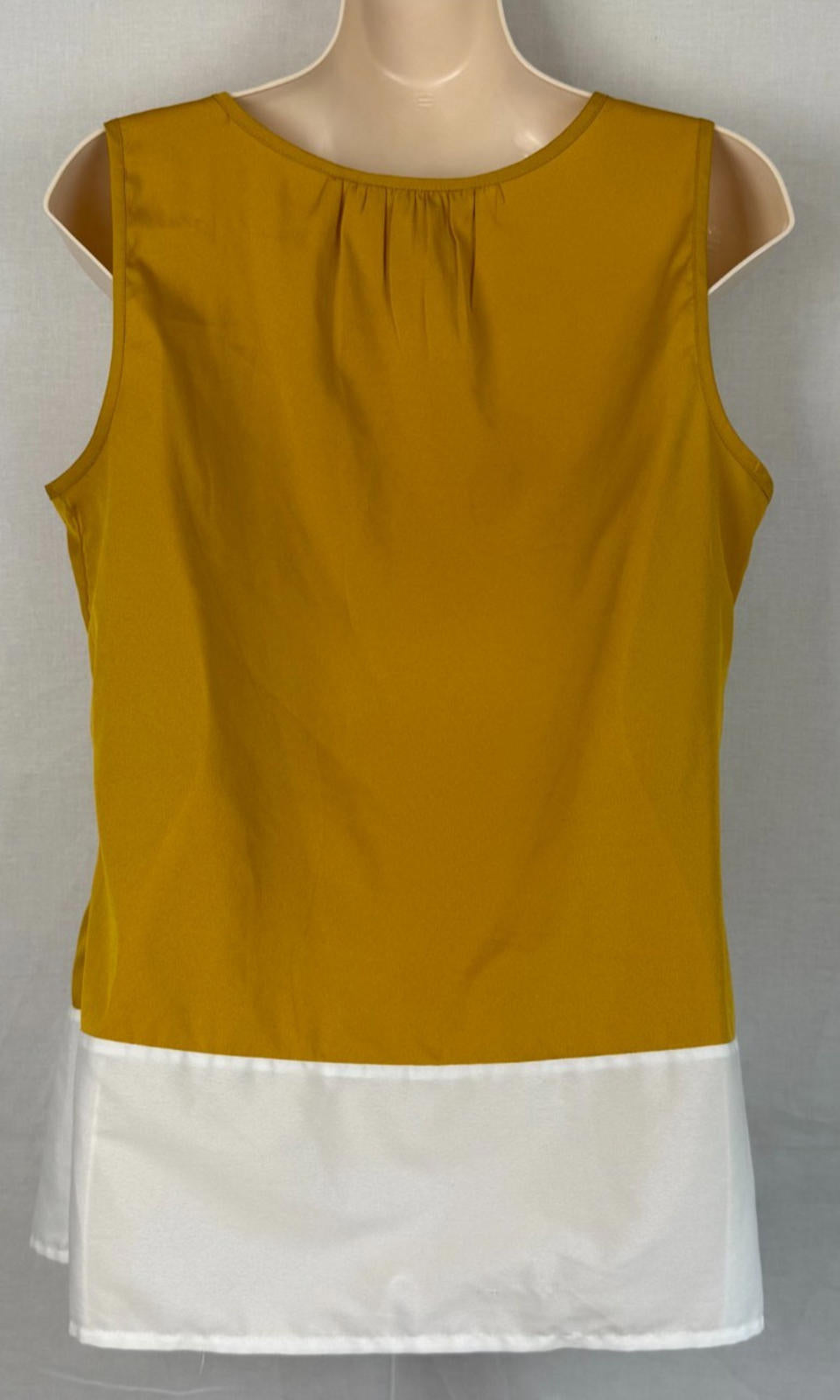Banana Republic Womens Blouse Sz M 2-Tone Gold and White Polyester Sleeveless
