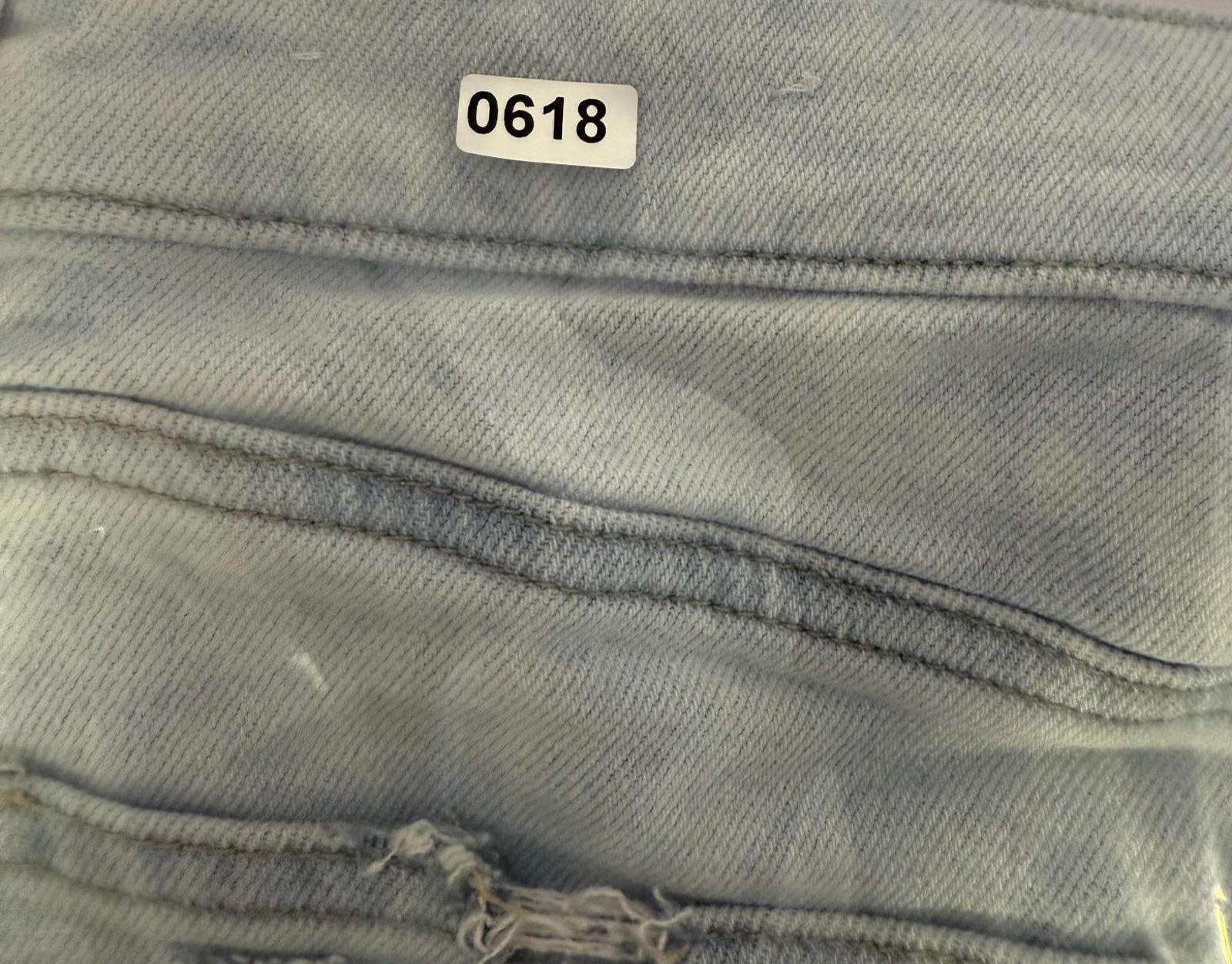 American Eagle Womens Shorts Sz 8 Blue Distressed Cuffed Mom Stretch 2 Tone