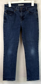 Signature Levi Strauss Womens Jeans size 6 Mid Rise Classic Straight Blue