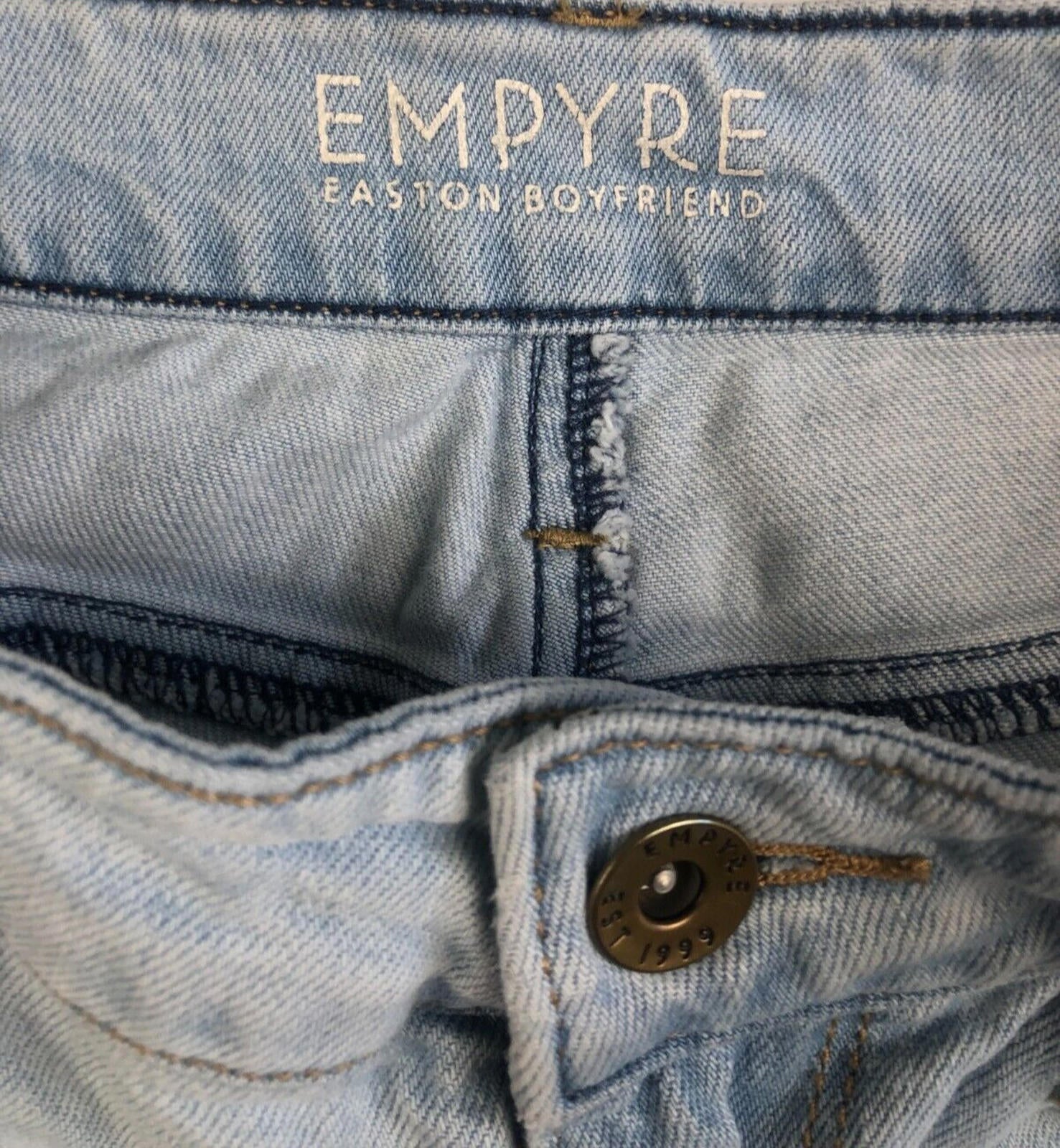 Empyre Jeans Tori Baggy Distressed Light Wash Denim Skater Grunge Womens Size 3