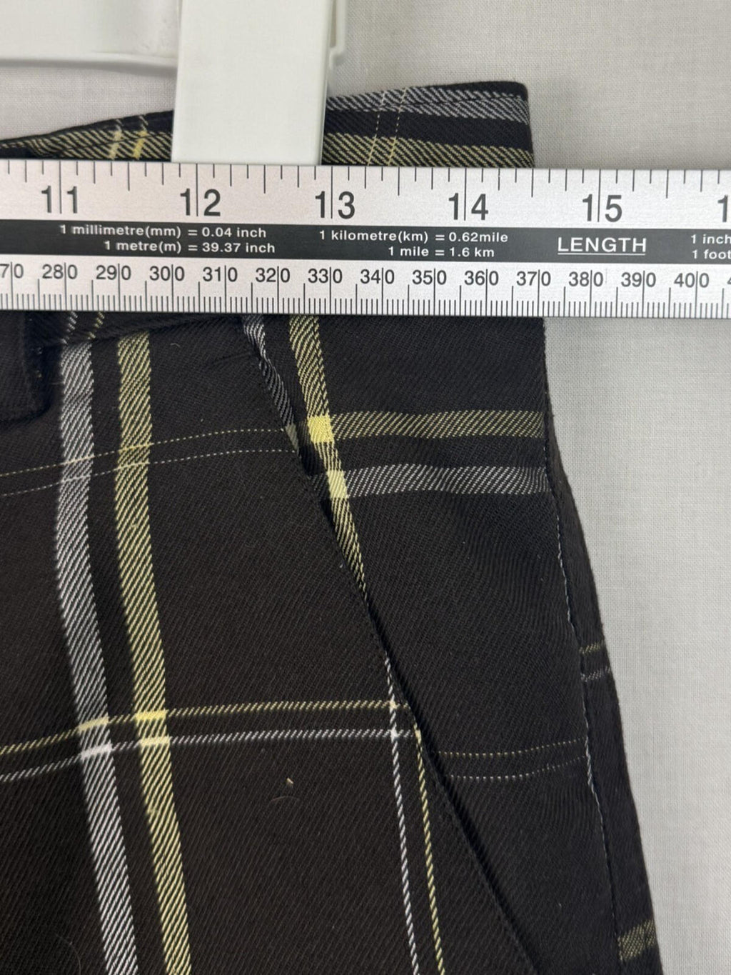ONEILL Warren Bermuda Shorts Mens 28 Brown Plaid Soft Viscose Blend Surf Beach