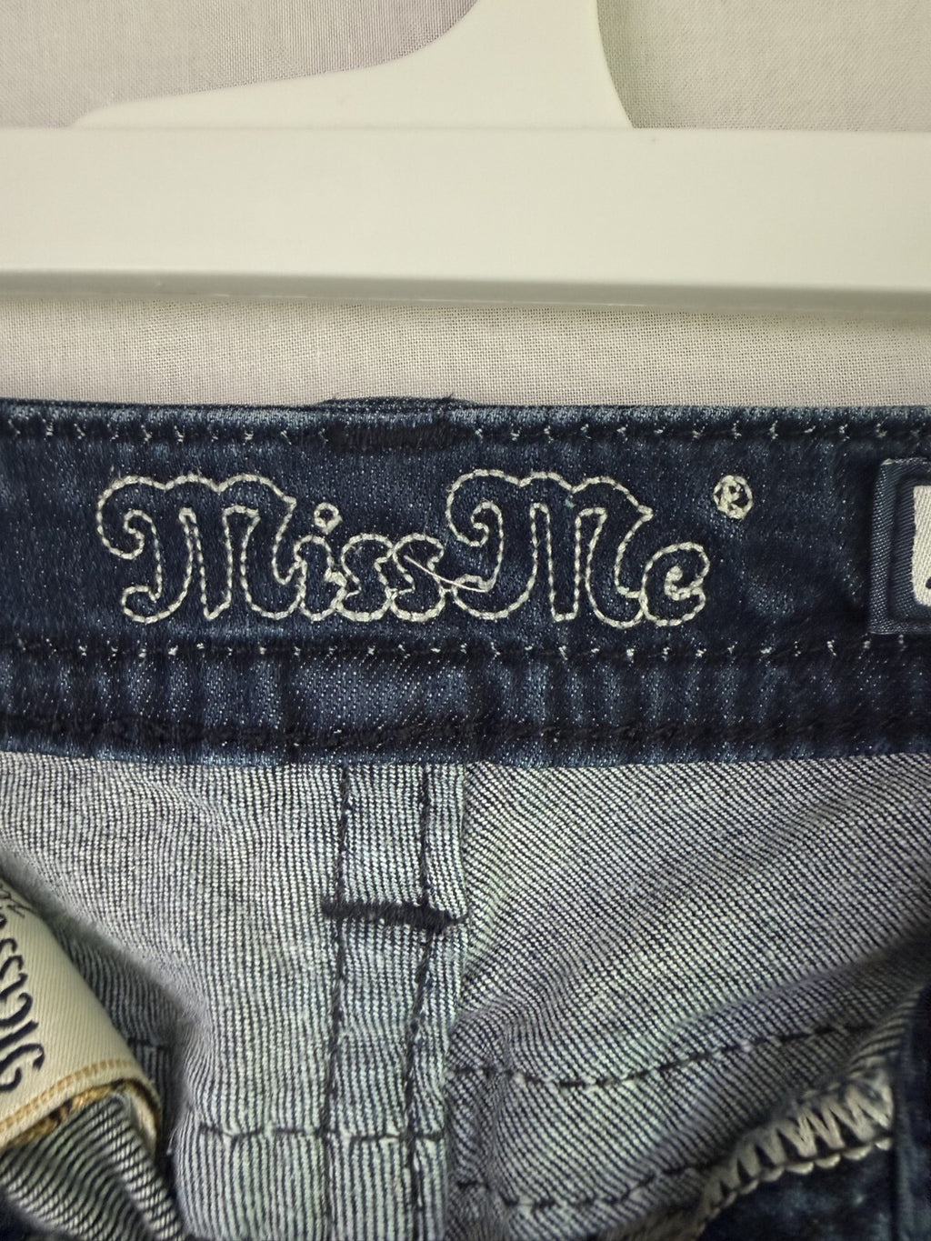 Miss Me Signature Skinny Jeans Womens Size 26 - Embroidered Floral - Low Rise