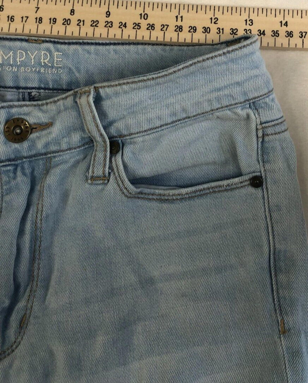 Empyre Jeans Tori Baggy Distressed Light Wash Denim Skater Grunge Womens Size 3