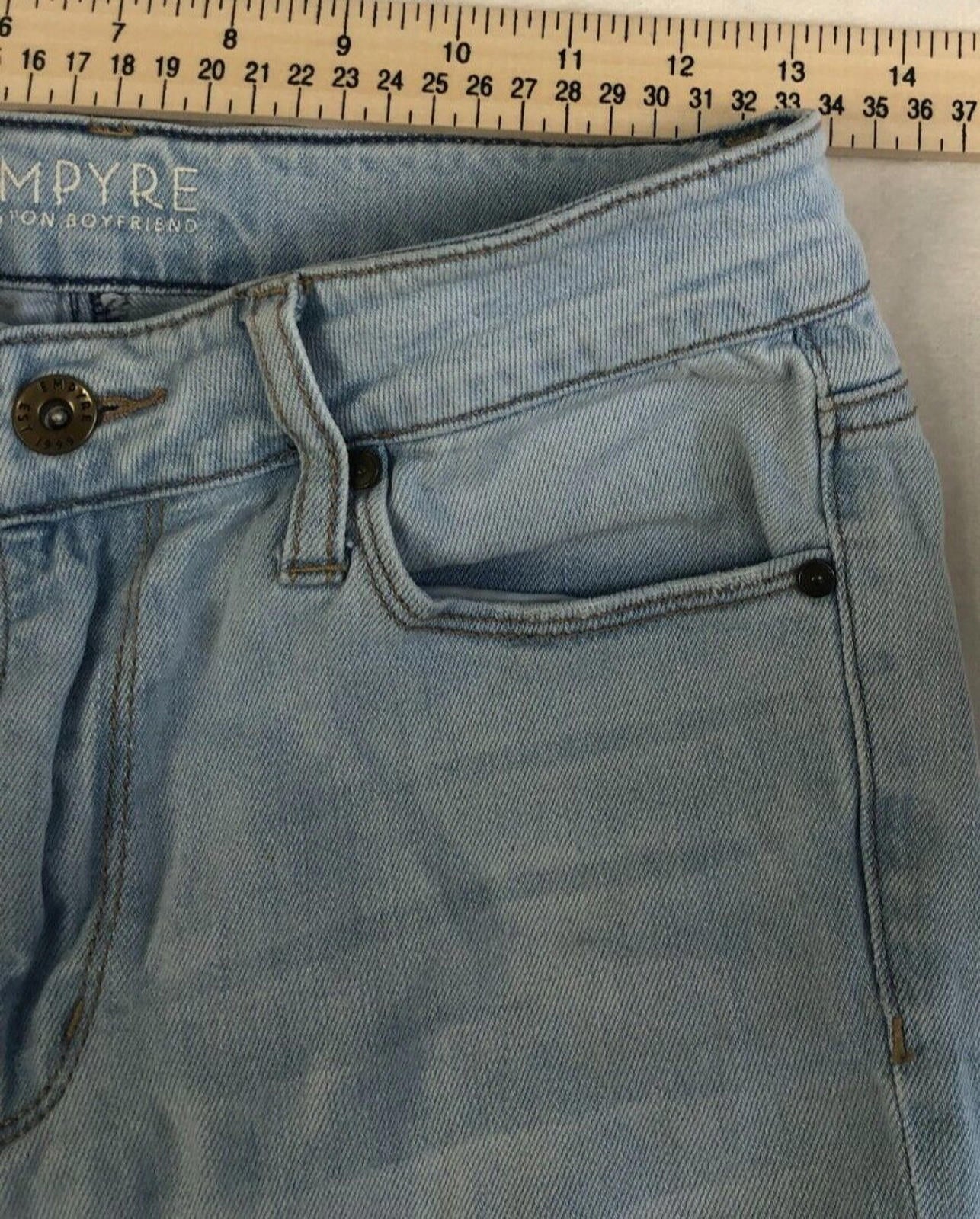Empyre Jeans Tori Baggy Distressed Light Wash Denim Skater Grunge Womens Size 3