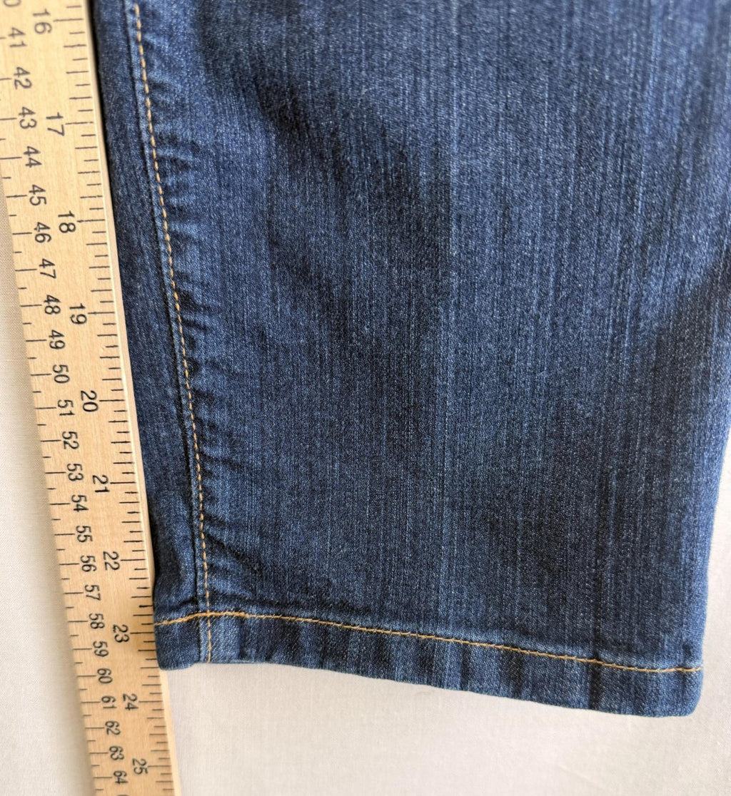 LL Bean womens capri jeans size 16 med wash denim high rise