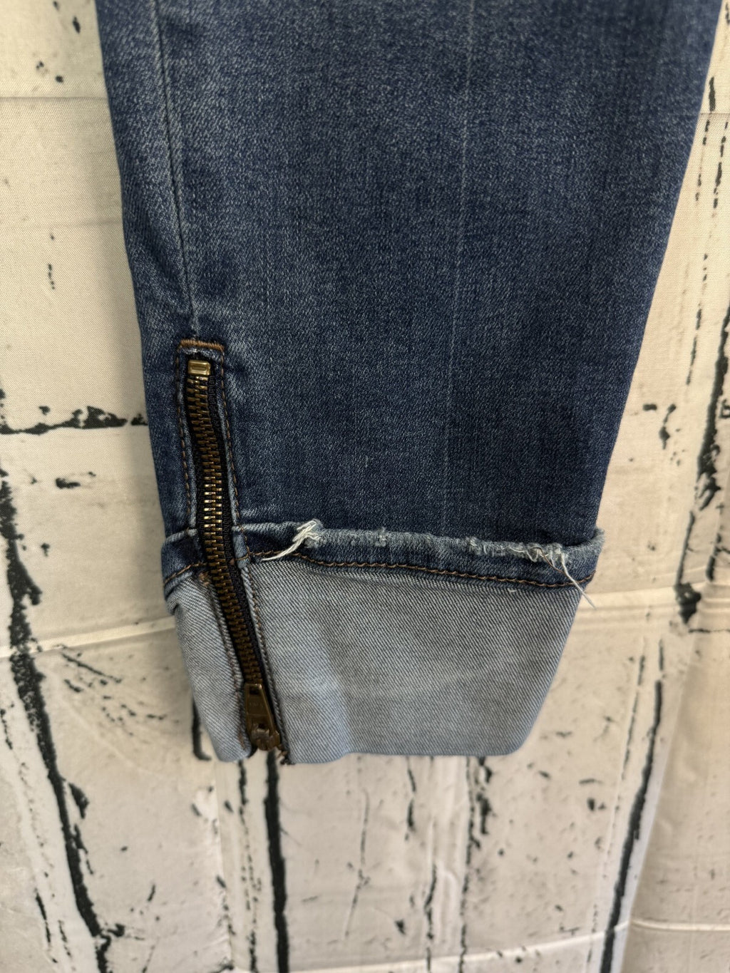 Rock And Republic Jeans Womens Size 10 With Cuffed Zipper Ankle