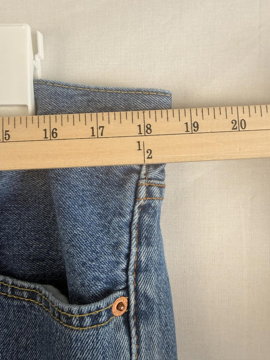 Levis Jeans Mens 38x32 Blue 505 Regular Fit Straight Leg Cotton Denim Casual