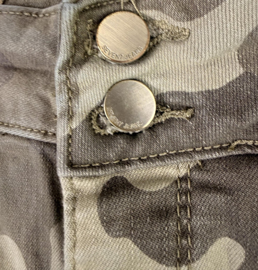 Seven 7 Shorts Womens Sz 12 Tummyless Bermuda Camo Denim Stretch Trendy Casual