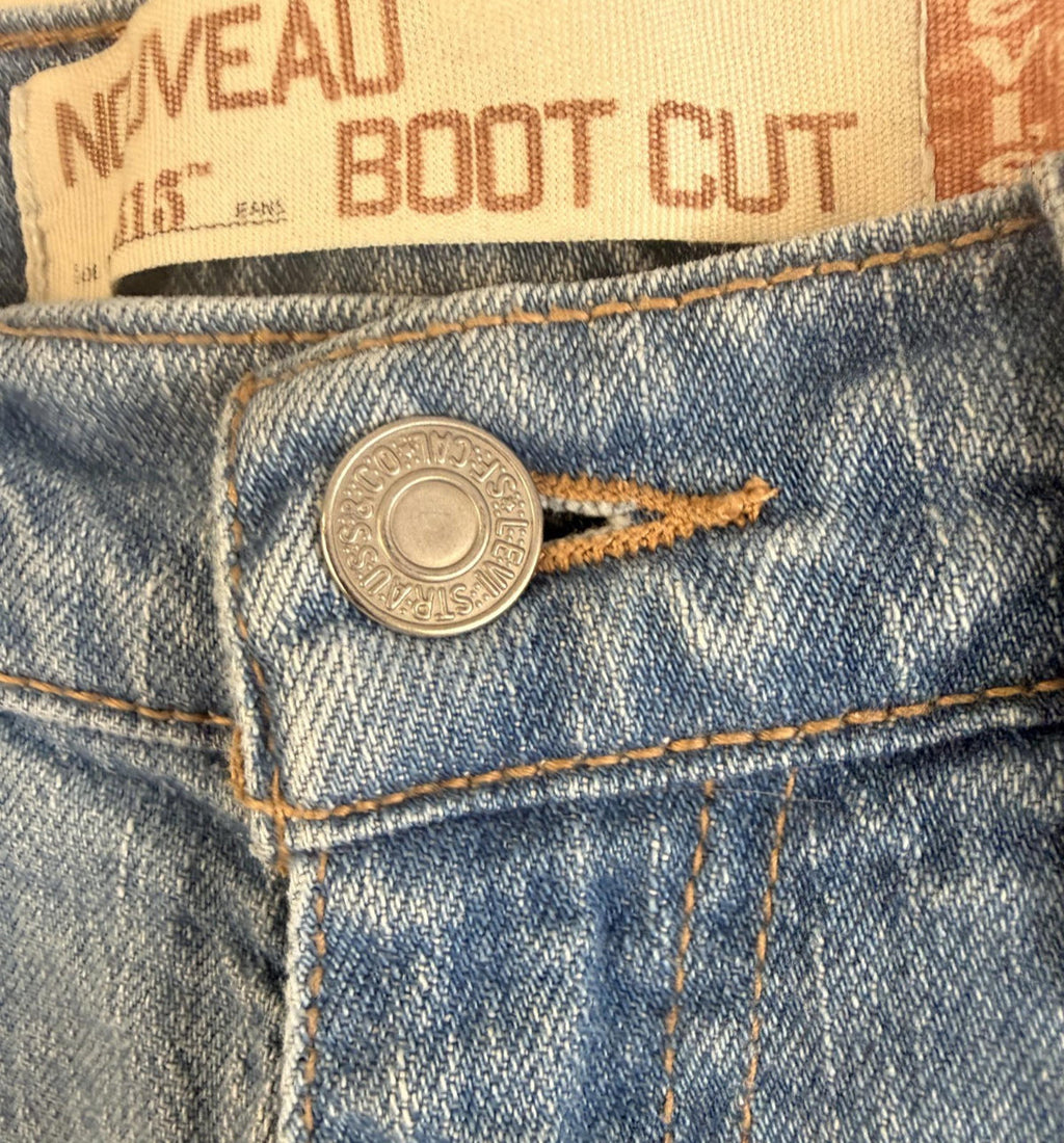 Levis 515 Nouveau Bootcut Light Wash Denim Jeans Womens Size 6M Cotton Blend