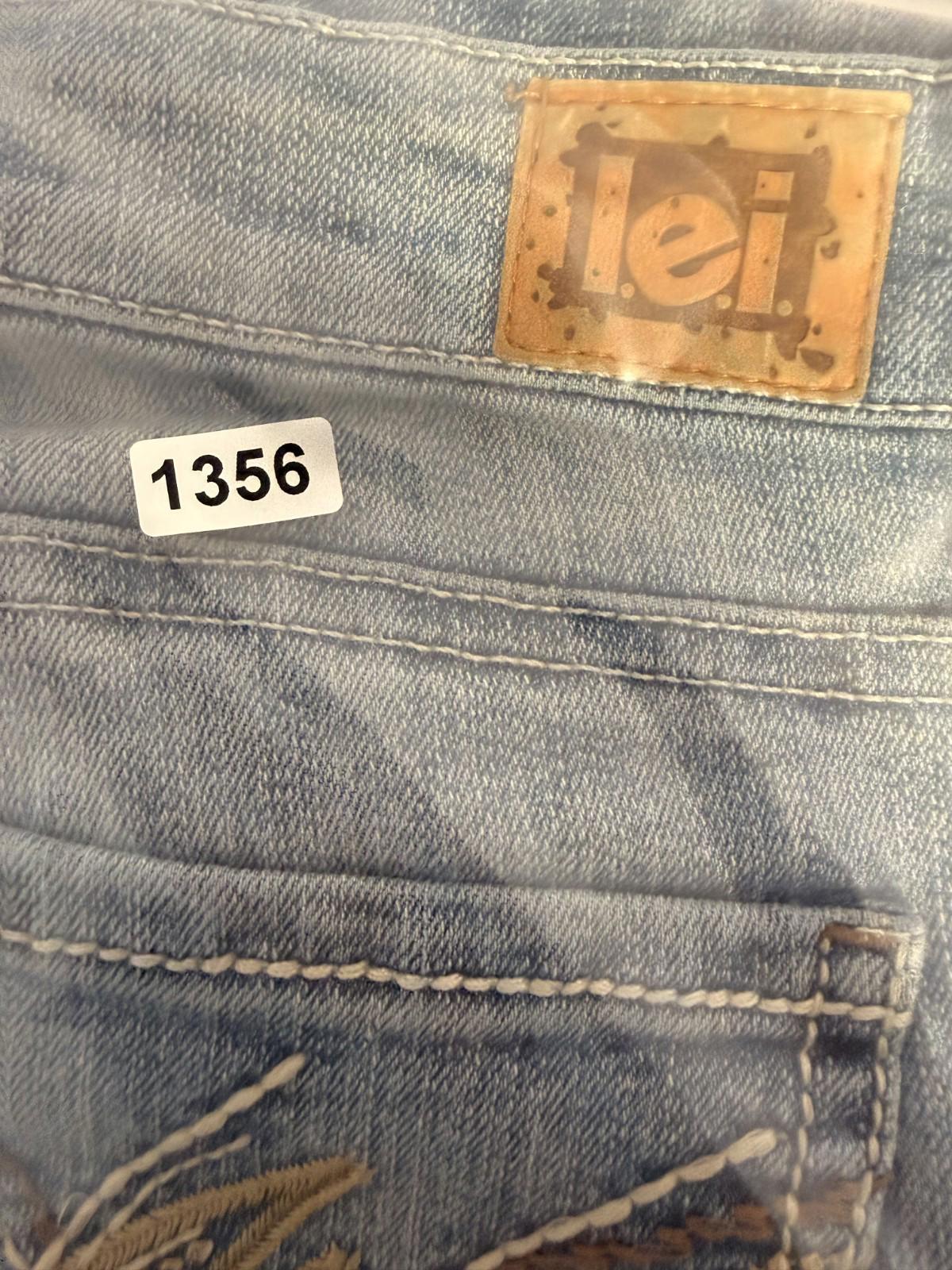 Lei Jeans Womens 7 Short Juniors Blue Ashley Low Rise BootCut Regular Fit Pants
