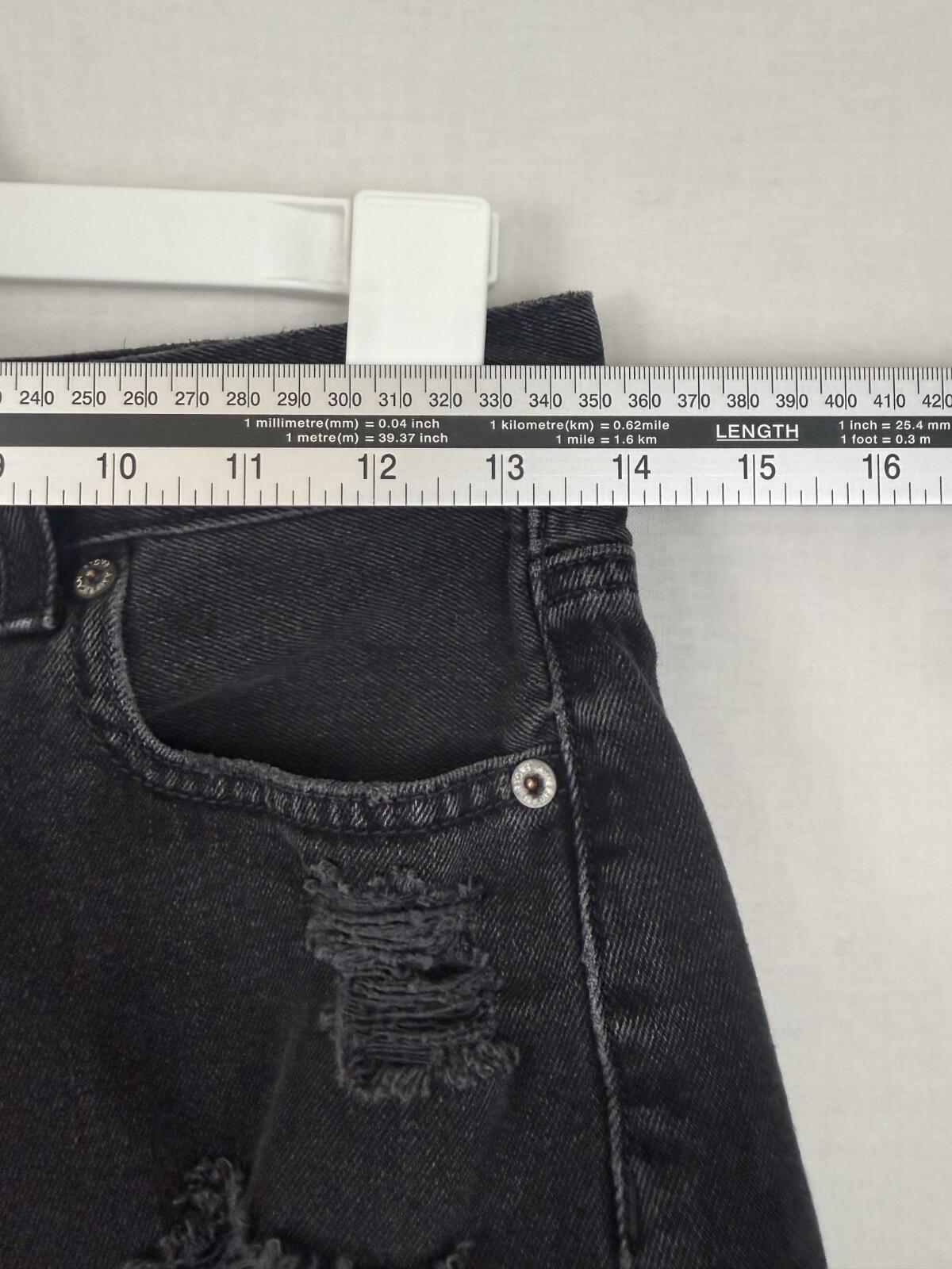 American Eagle Outfitters Mom Short Black Distressed Size 2