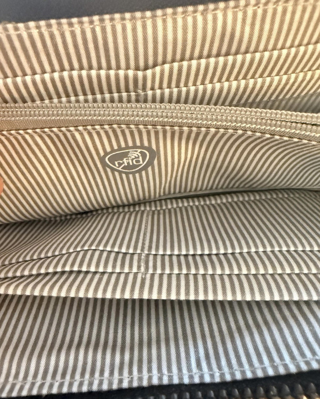 Travelon Anti Theft Addison Tote Bag Midnight Floral Travel 13x11x4  Black