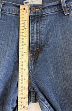 Levi's 515 Bootcut Women's Size 16M W33 L32 Blue Denim Jeans Casual Pants