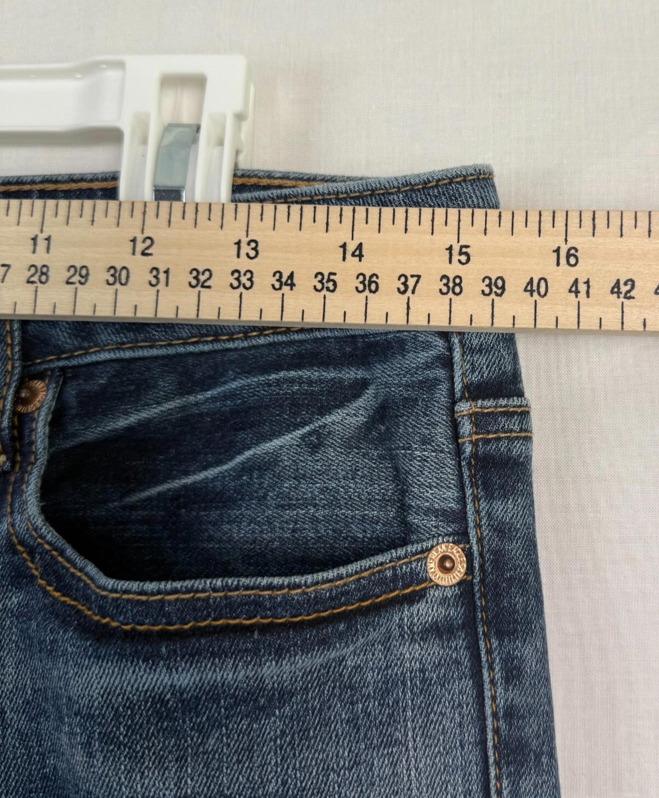American Eagle Womens Jeans Size 2 Boy Crop Stretch Button Fly Dark Wash