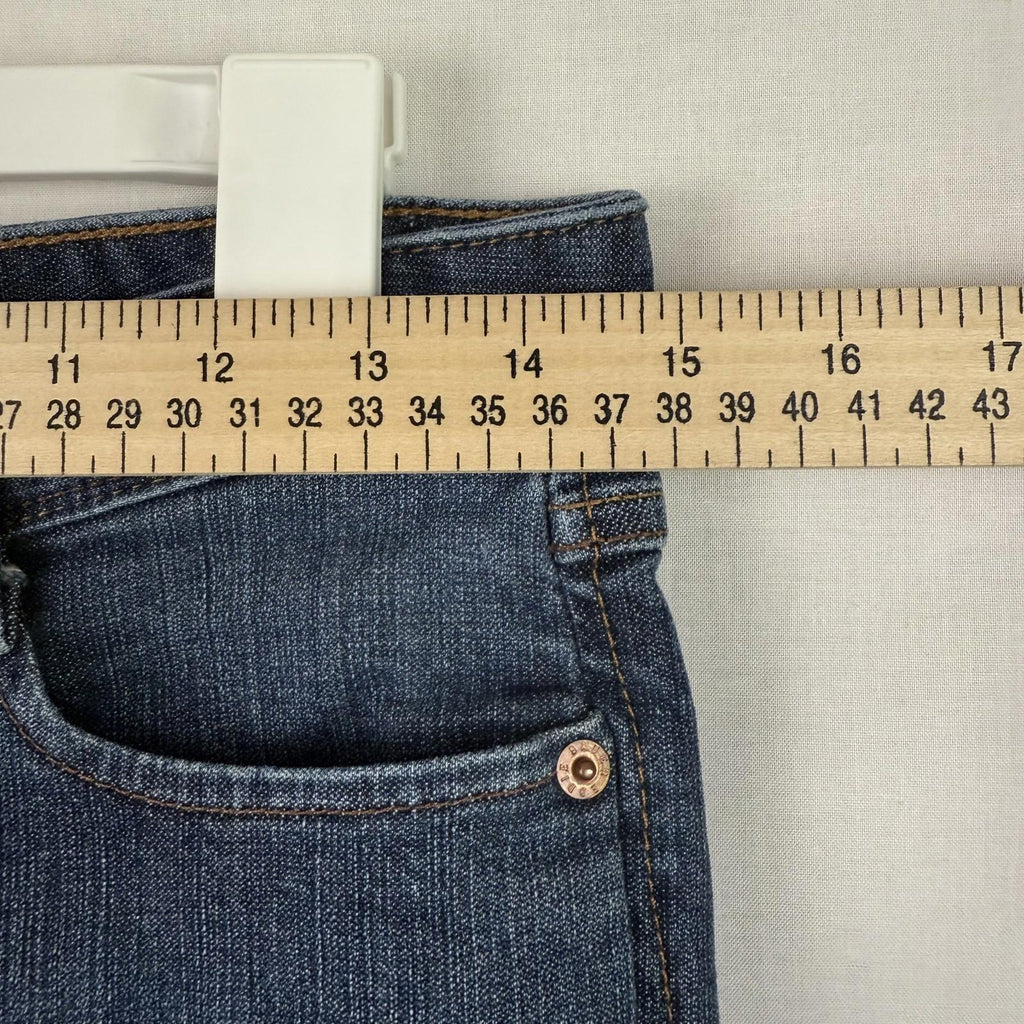 Eddie Bauer Womens Size 4P  Blue Denim Capri Jeans (28 x 19)