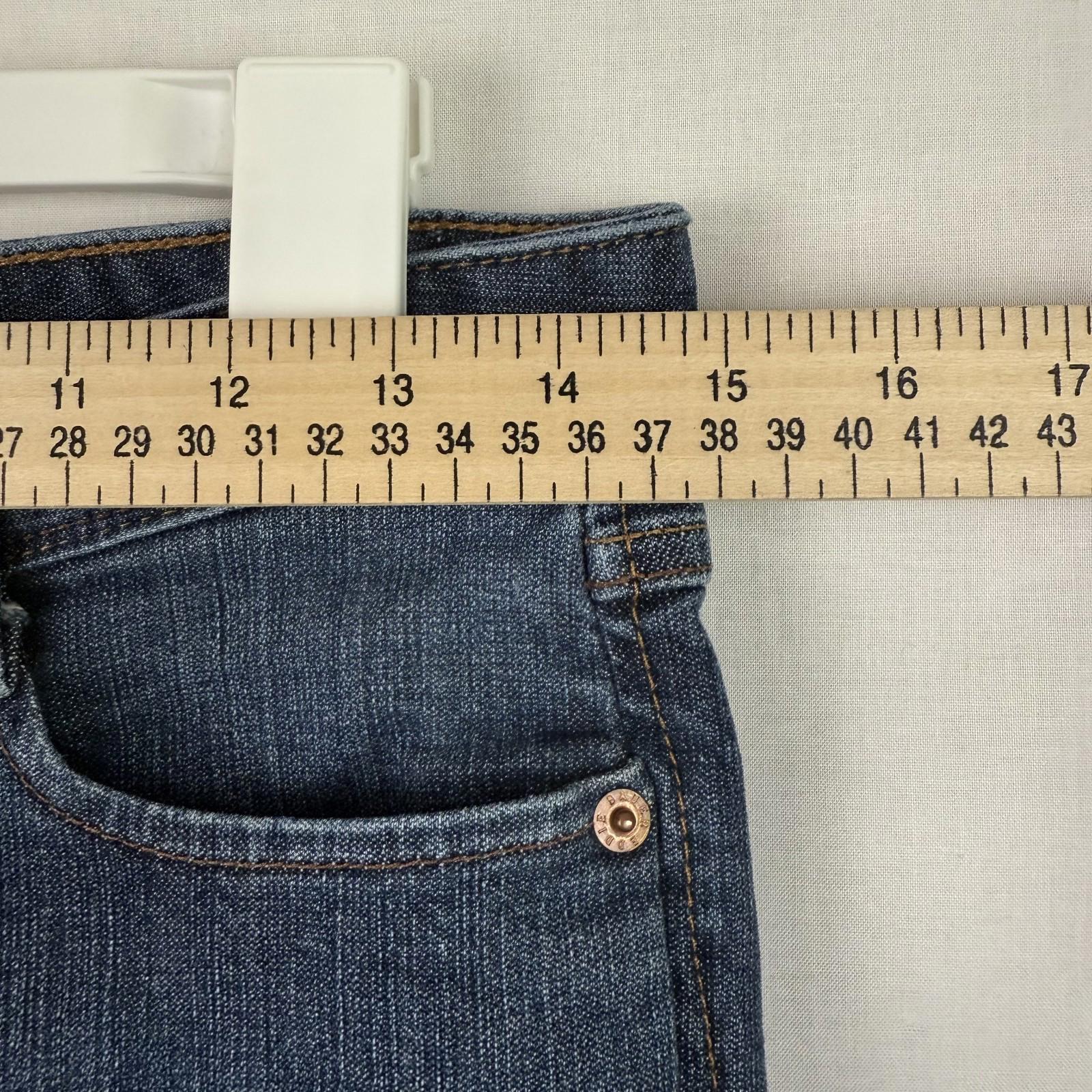 Eddie Bauer Womens Size 4P  Blue Denim Capri Jeans (28 x 19)