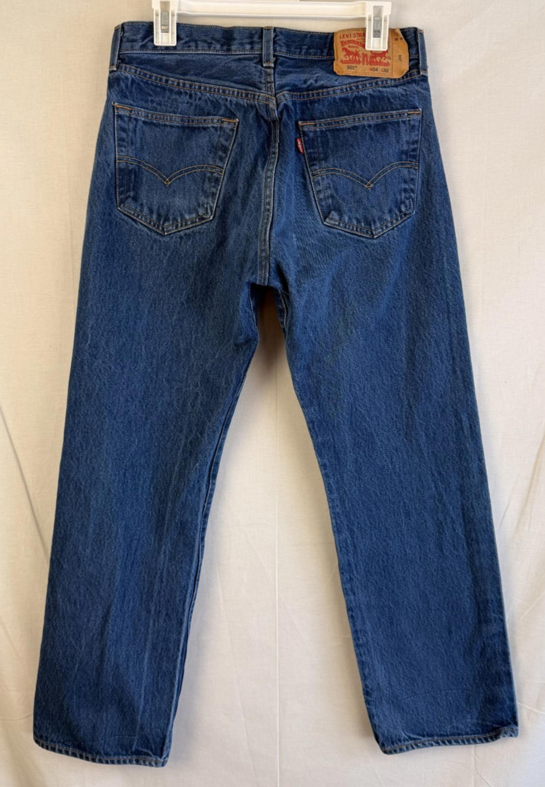 Levi's Men's 501 Jeans Blue Classic Button Fly Size 34x32 (actual 32x30)