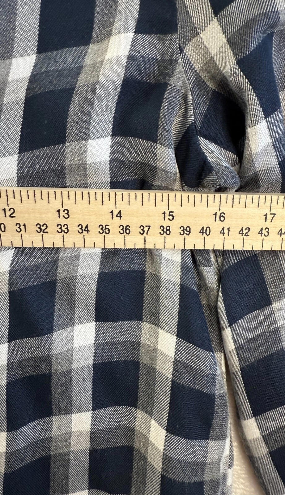 Banana Republic Womens shirt size small blue longsleeve soft lightweight