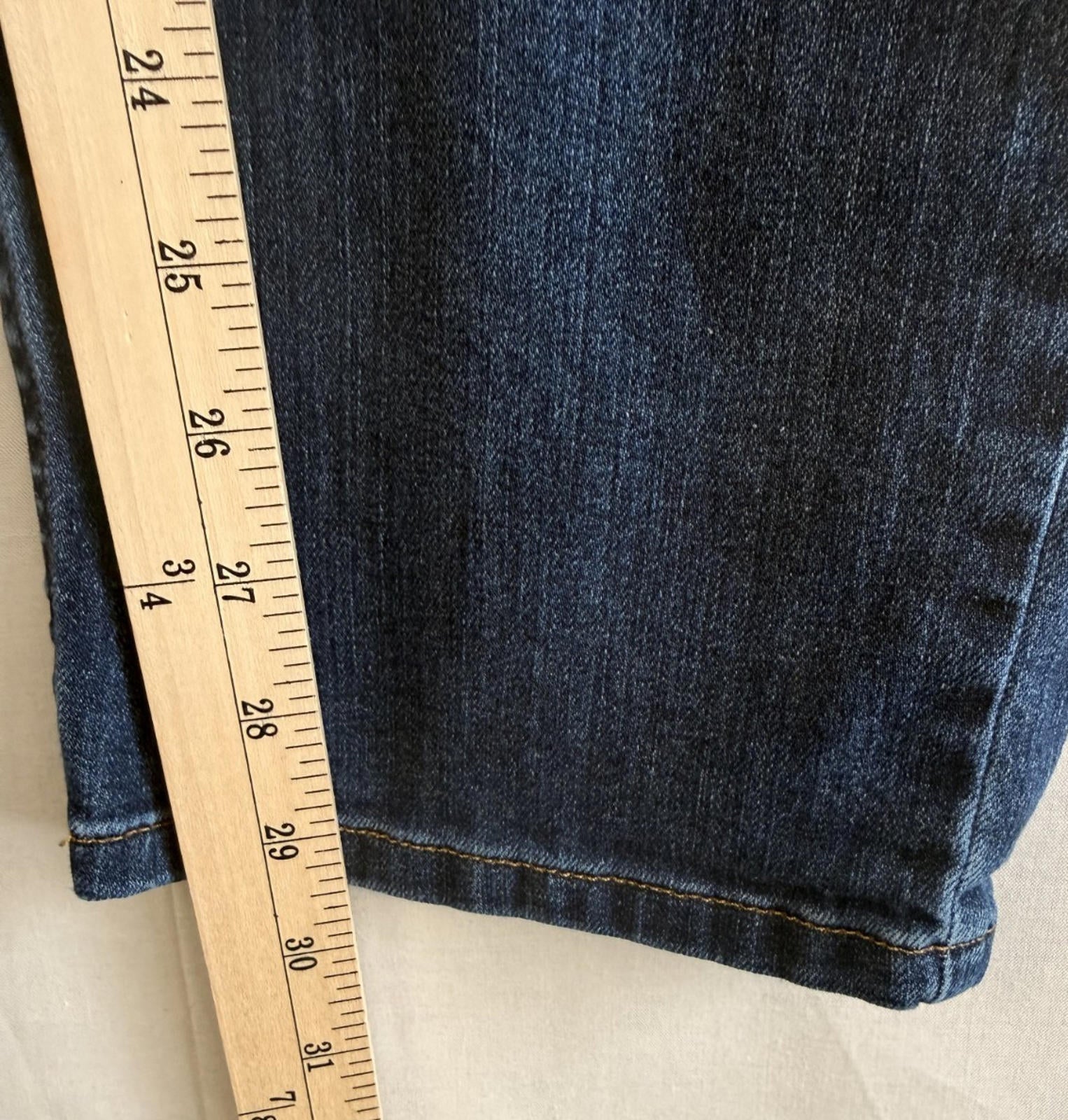 DULUTH Trading Women’s Straight Leg Stretch Dark Wash Jeans Size 16W x 31